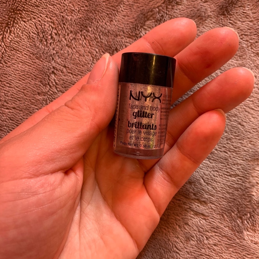 NYX glitter